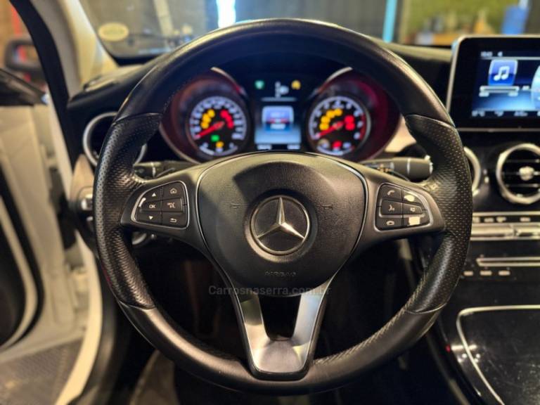MERCEDES-BENZ - C 200 - 2015/2015 - Branca - R$ 122.900,00