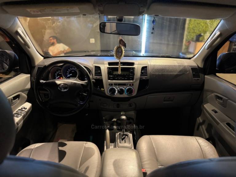 TOYOTA - HILUX - 2007/2007 - Preta - R$ 105.900,00