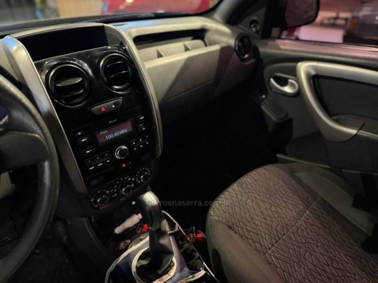 RENAULT - DUSTER - 2018/2018 - Preta - R$ 68.900,00