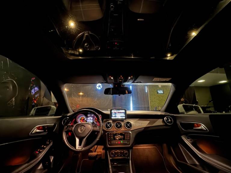 MERCEDES-BENZ - CLA 200 - 2014/2014 - Branca - R$ 98.900,00