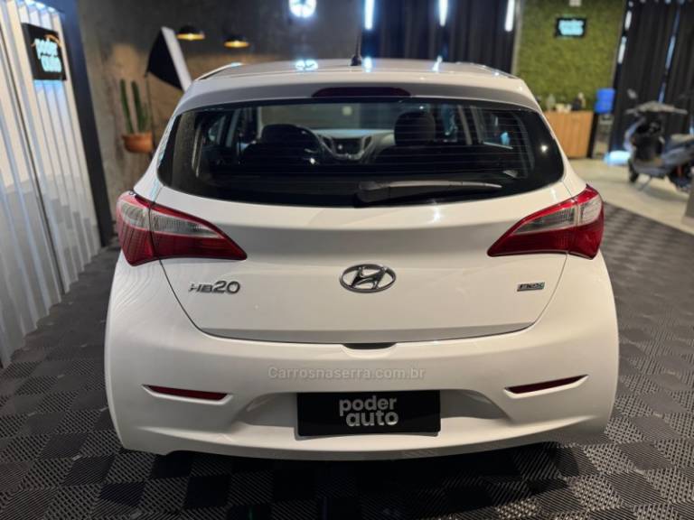HYUNDAI - HB20 - 2014/2014 - Branca - R$ 44.900,00