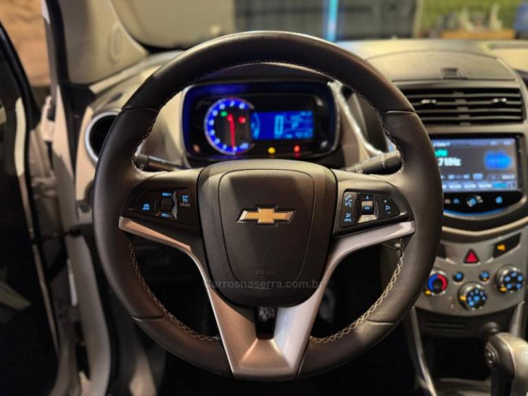 CHEVROLET - TRACKER - 2014/2014 - Branca - R$ 75.900,00