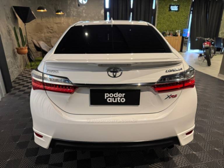 TOYOTA - COROLLA - 2018/2018 - Branca - R$ 109.900,00