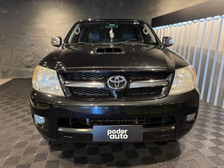TOYOTA - HILUX - 2007/2007 - Preta - R$ 105.900,00