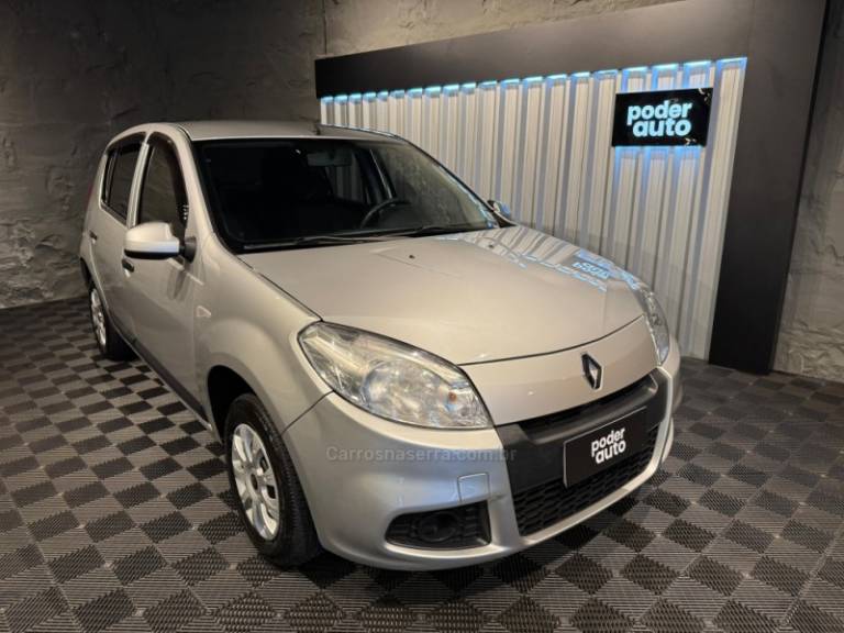 RENAULT - SANDERO - 2012/2012 - Prata - R$ 33.900,00