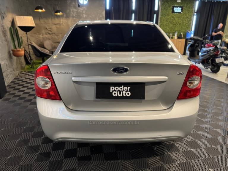 FORD - FOCUS - 2012/2012 - Prata - R$ 42.900,00