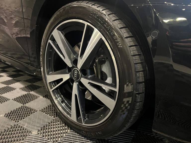 AUDI - A3 - 2022/2022 - Preta - R$ 219.900,00