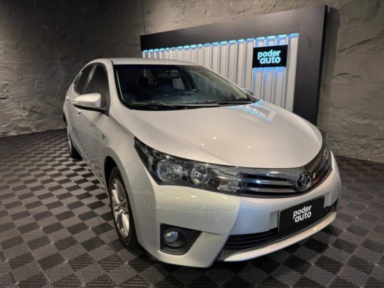 TOYOTA - COROLLA - 2015/2015 - Prata - R$ 87.900,00