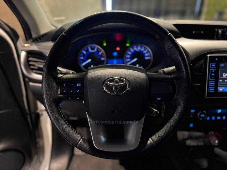 TOYOTA - HILUX - 2019/2019 - Branca - R$ 180.900,00