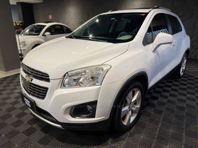 CHEVROLET - TRACKER - 2014/2014 - Branca - R$ 75.900,00