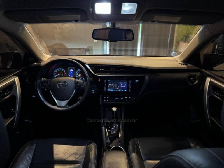 TOYOTA - COROLLA - 2018/2018 - Branca - R$ 109.900,00