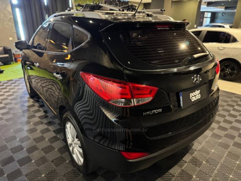 HYUNDAI - IX35 - 2011/2011 - Preta - R$ 67.900,00