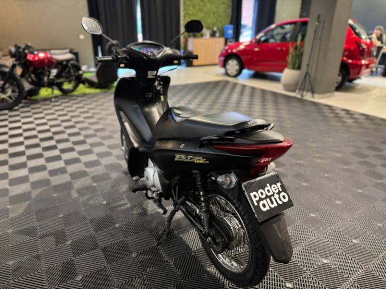 HONDA - BIZ 125 - 2012/2012 - Preta - R$ 11.300,00