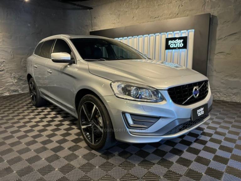 VOLVO - XC60 - 2016/2016 - Prata - R$ 104.900,00