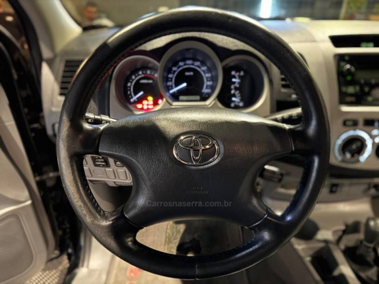 TOYOTA - HILUX - 2007/2007 - Preta - R$ 105.900,00
