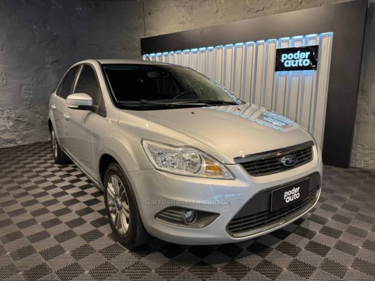 FORD - FOCUS - 2012/2012 - Prata - R$ 42.900,00