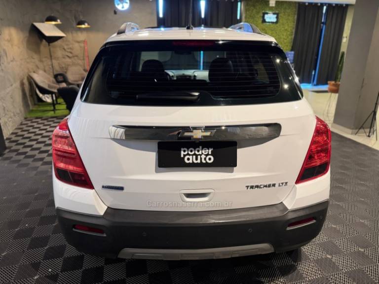 CHEVROLET - TRACKER - 2014/2014 - Branca - R$ 75.900,00