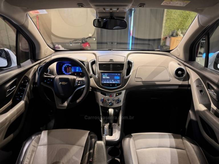 CHEVROLET - TRACKER - 2014/2014 - Branca - R$ 75.900,00