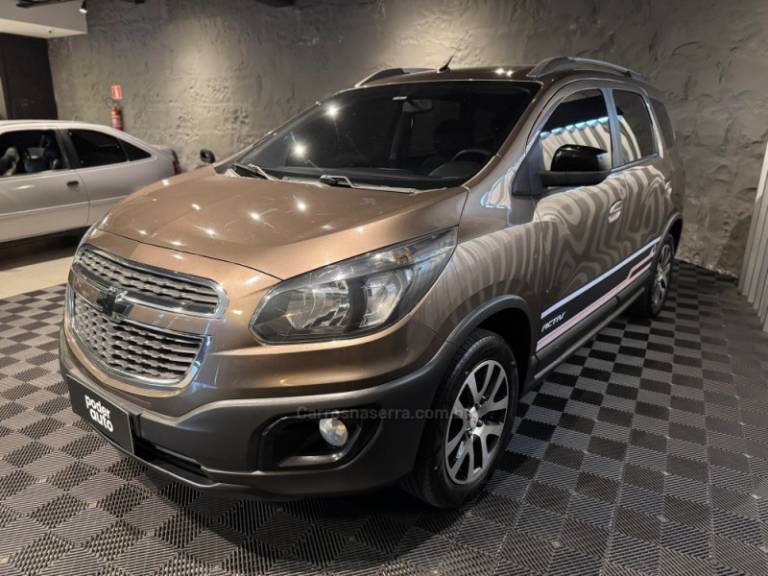 CHEVROLET - SPIN - 2016/2016 - Marrom - R$ 50.900,00