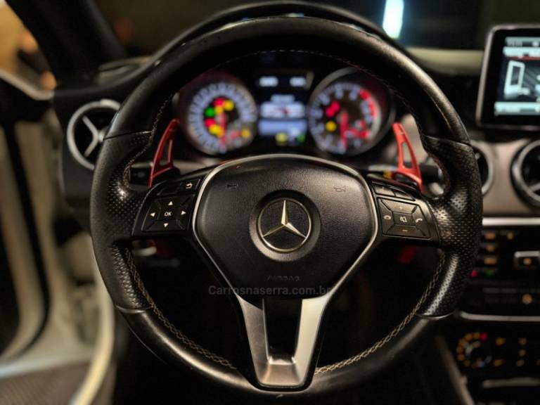 MERCEDES-BENZ - CLA 200 - 2014/2014 - Branca - R$ 98.900,00