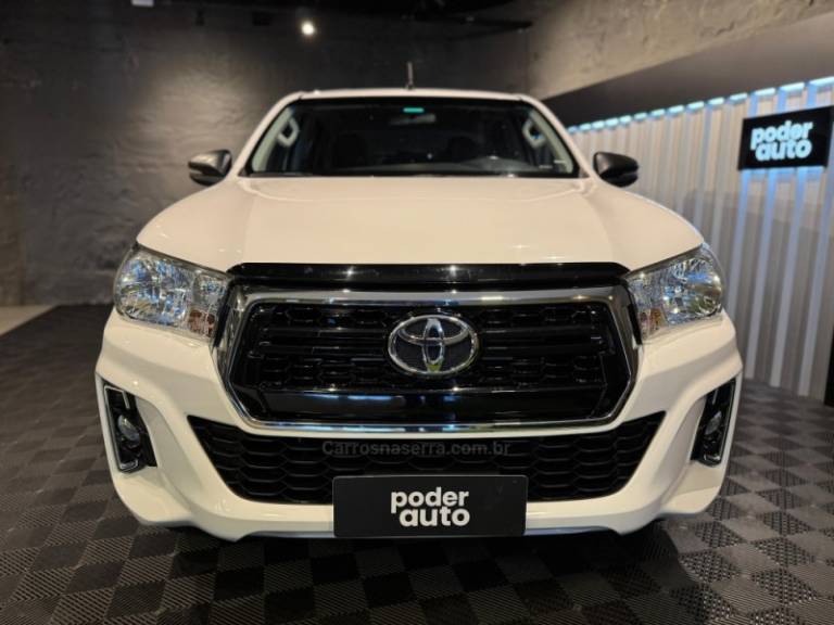 TOYOTA - HILUX - 2019/2019 - Branca - R$ 180.900,00