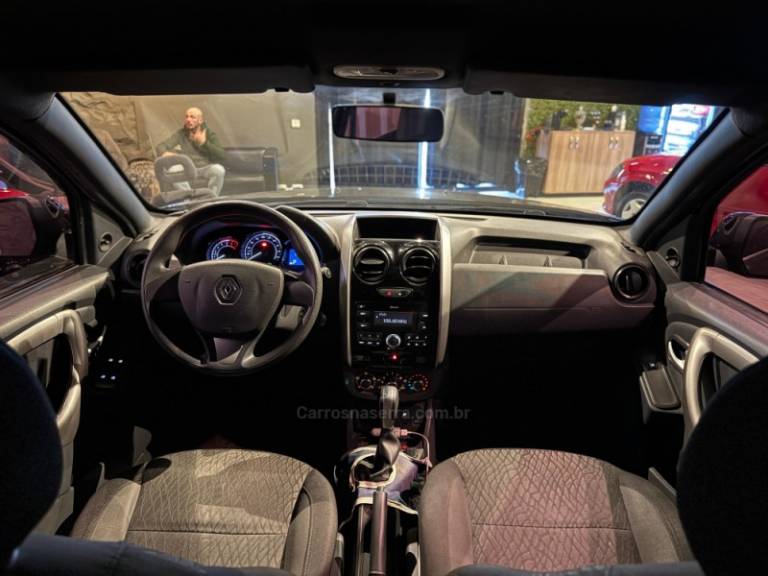 RENAULT - DUSTER - 2018/2018 - Preta - R$ 68.900,00