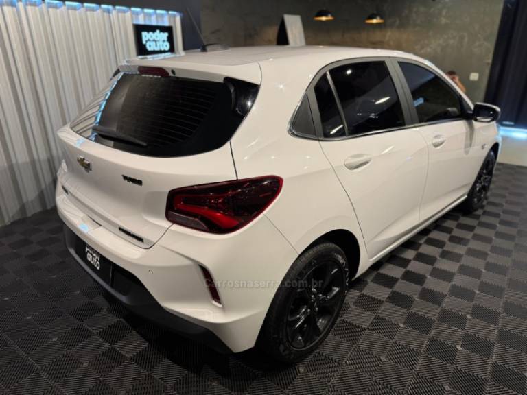 CHEVROLET - ONIX - 2020/2020 - Branca - R$ 74.900,00