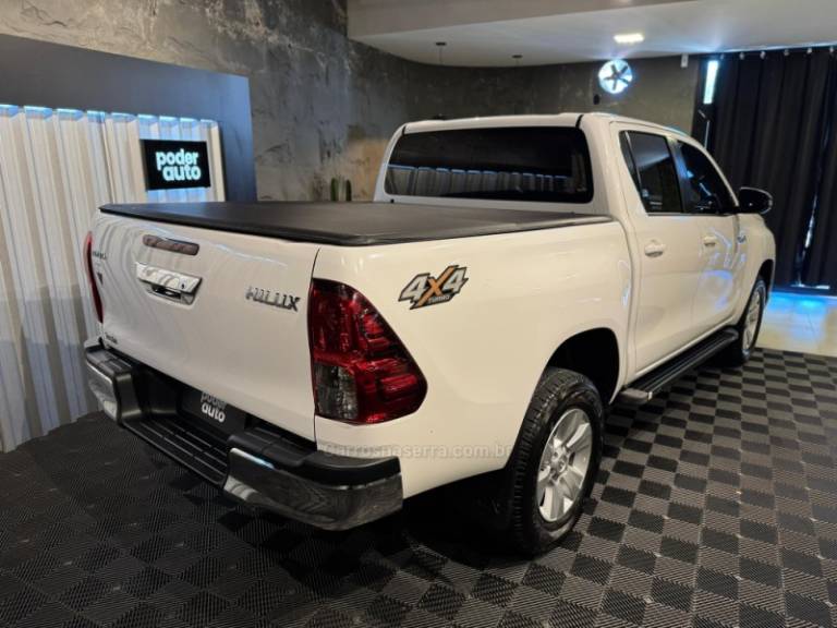 TOYOTA - HILUX - 2019/2019 - Branca - R$ 180.900,00