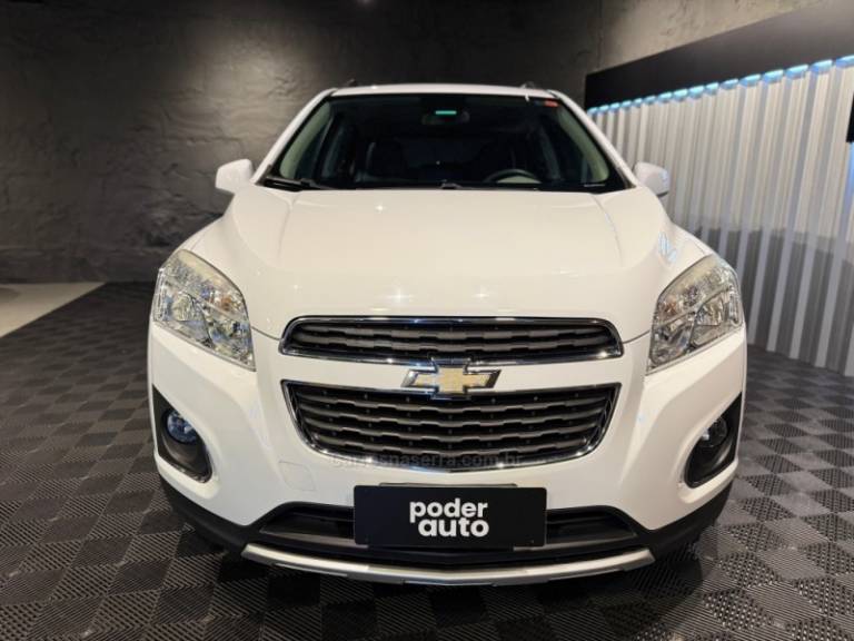 CHEVROLET - TRACKER - 2014/2014 - Branca - R$ 75.900,00