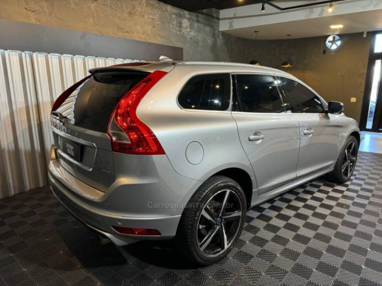 VOLVO - XC60 - 2016/2016 - Prata - R$ 104.900,00