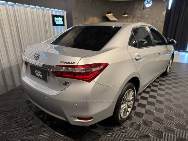 TOYOTA - COROLLA - 2015/2015 - Prata - R$ 87.900,00