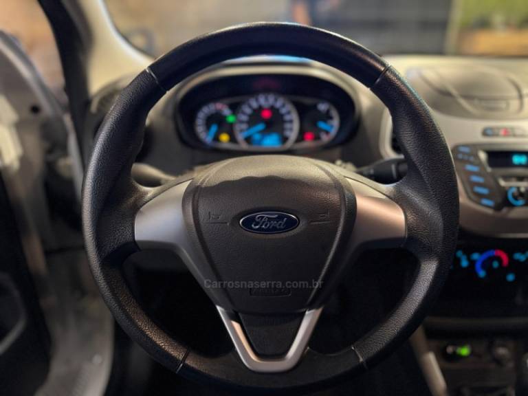 FORD - KA - 2015/2015 - Branca - R$ 38.900,00
