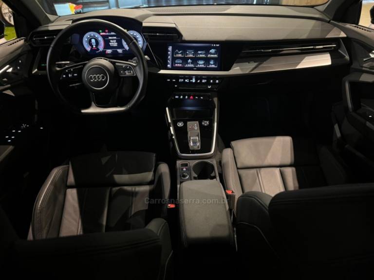 AUDI - A3 - 2022/2022 - Preta - R$ 219.900,00