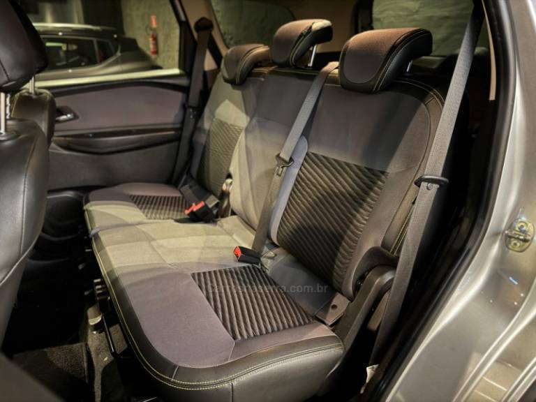 CHEVROLET - SPIN - 2020/2020 - Prata - R$ 78.900,00