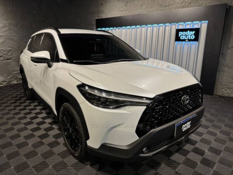 TOYOTA - COROLLA - 2022/2022 - Branca - R$ 143.900,00