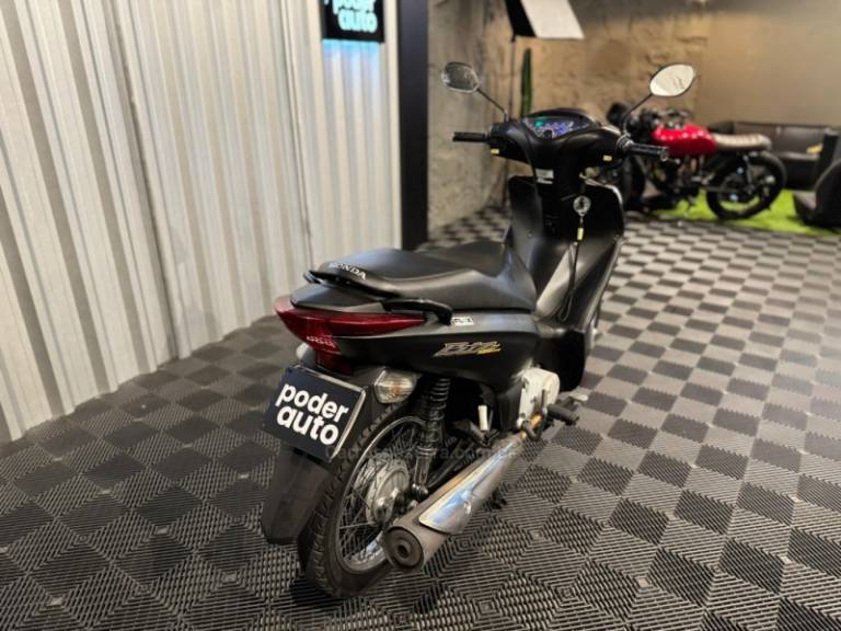HONDA - BIZ 125 - 2012/2012 - Preta - R$ 11.300,00