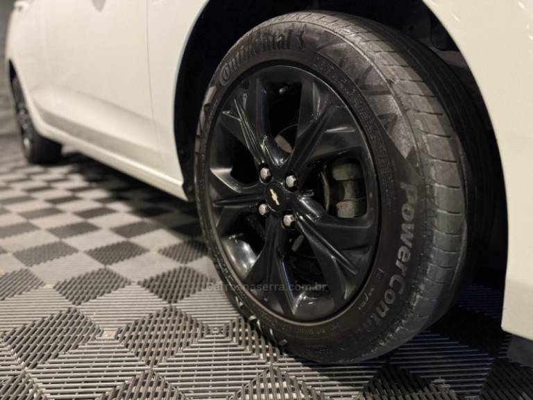 CHEVROLET - ONIX - 2020/2020 - Branca - R$ 74.900,00