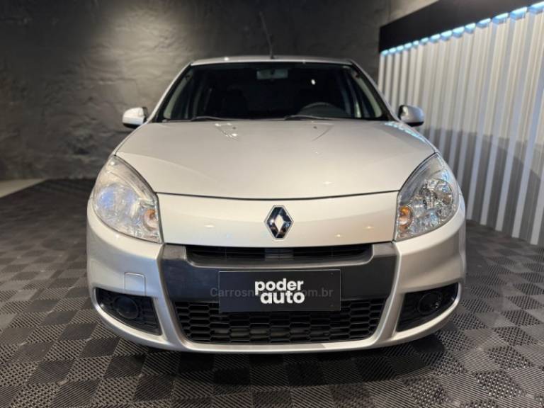 RENAULT - SANDERO - 2012/2012 - Prata - R$ 33.900,00