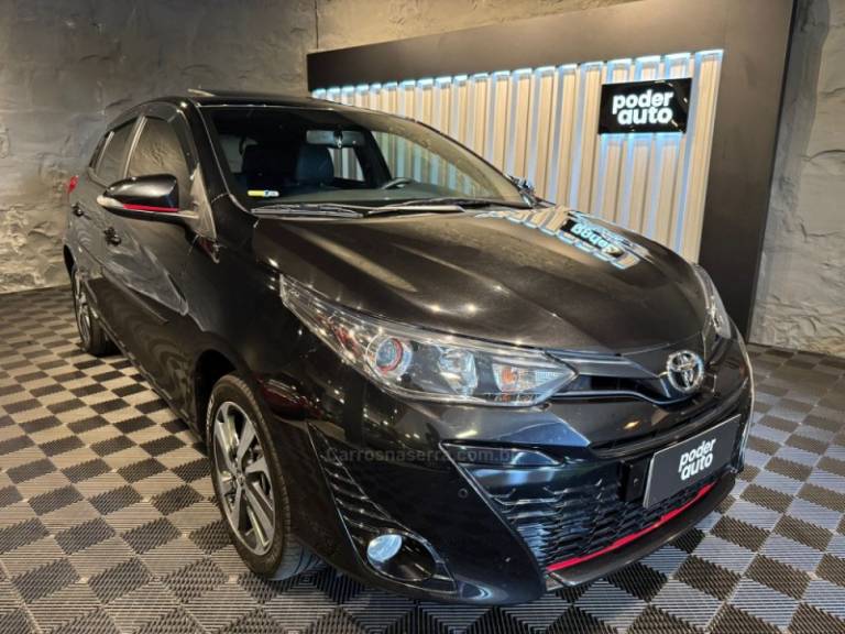 TOYOTA - YARIS - 2021/2021 - Preta - R$ 89.900,00
