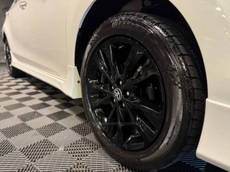 TOYOTA - COROLLA - 2018/2018 - Branca - R$ 109.900,00