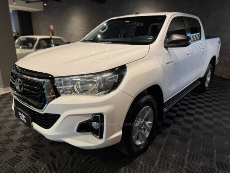TOYOTA - HILUX - 2019/2019 - Branca - R$ 180.900,00
