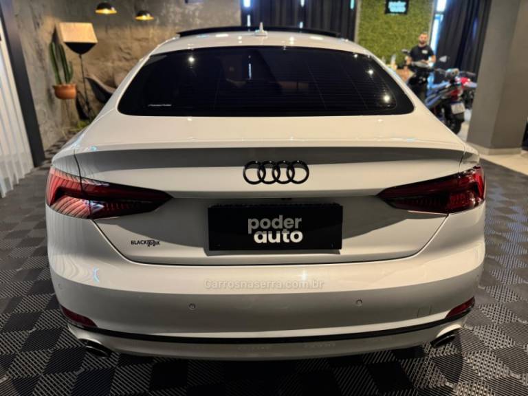 AUDI - A5 - 2019/2019 - Branca - R$ 177.900,00