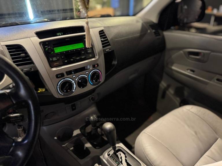 TOYOTA - HILUX - 2007/2007 - Preta - R$ 105.900,00