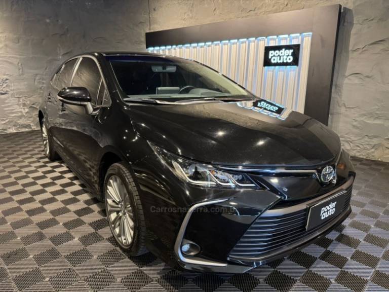 TOYOTA - COROLLA - 2022/2022 - Preta - R$ 134.900,00