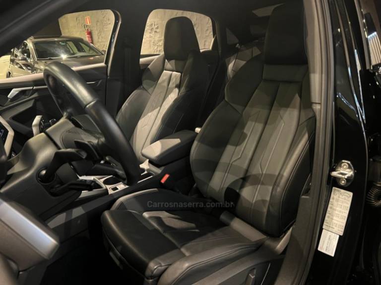 AUDI - A3 - 2022/2022 - Preta - R$ 219.900,00