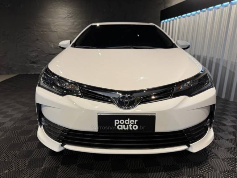TOYOTA - COROLLA - 2018/2018 - Branca - R$ 109.900,00