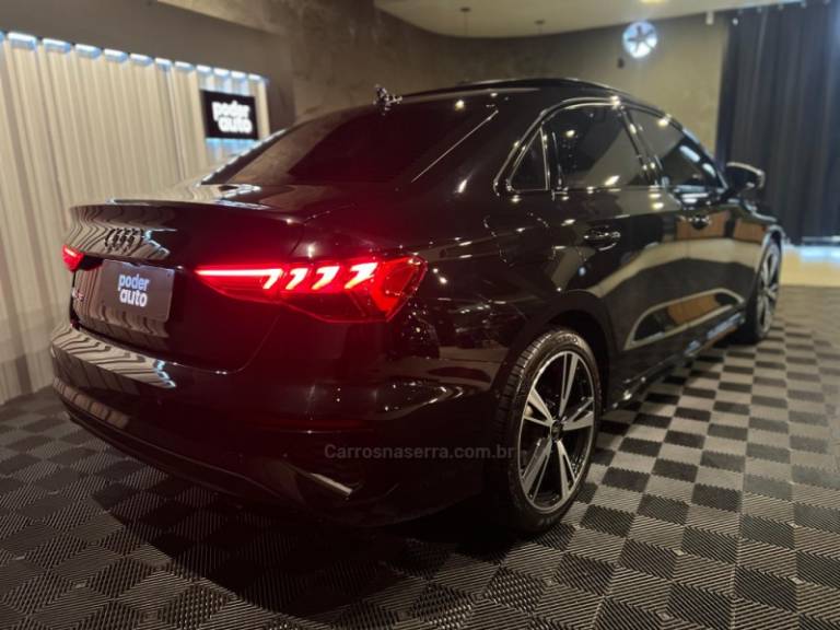 AUDI - A3 - 2022/2022 - Preta - R$ 219.900,00