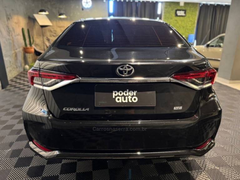 TOYOTA - COROLLA - 2022/2022 - Preta - R$ 134.900,00