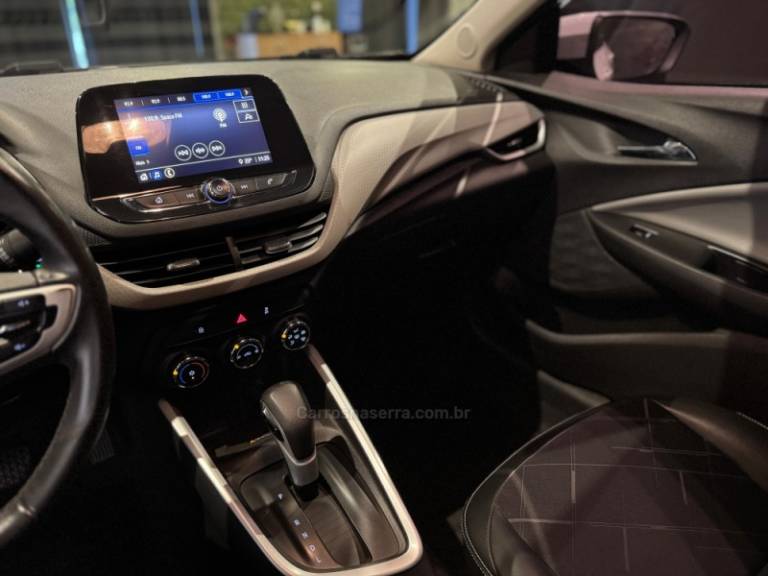 CHEVROLET - ONIX - 2020/2020 - Branca - R$ 74.900,00