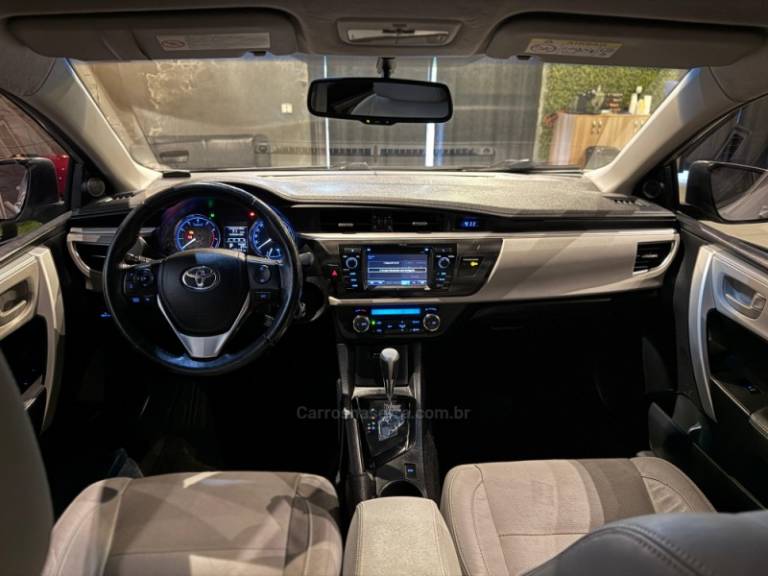 TOYOTA - COROLLA - 2015/2015 - Prata - R$ 87.900,00